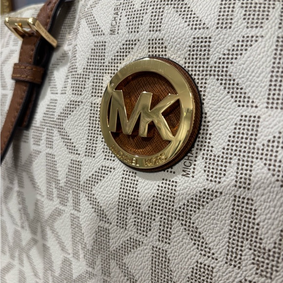 (2 ITEMS) Michael Kors Monogram Tote and Wallet - Picture 8 of 8